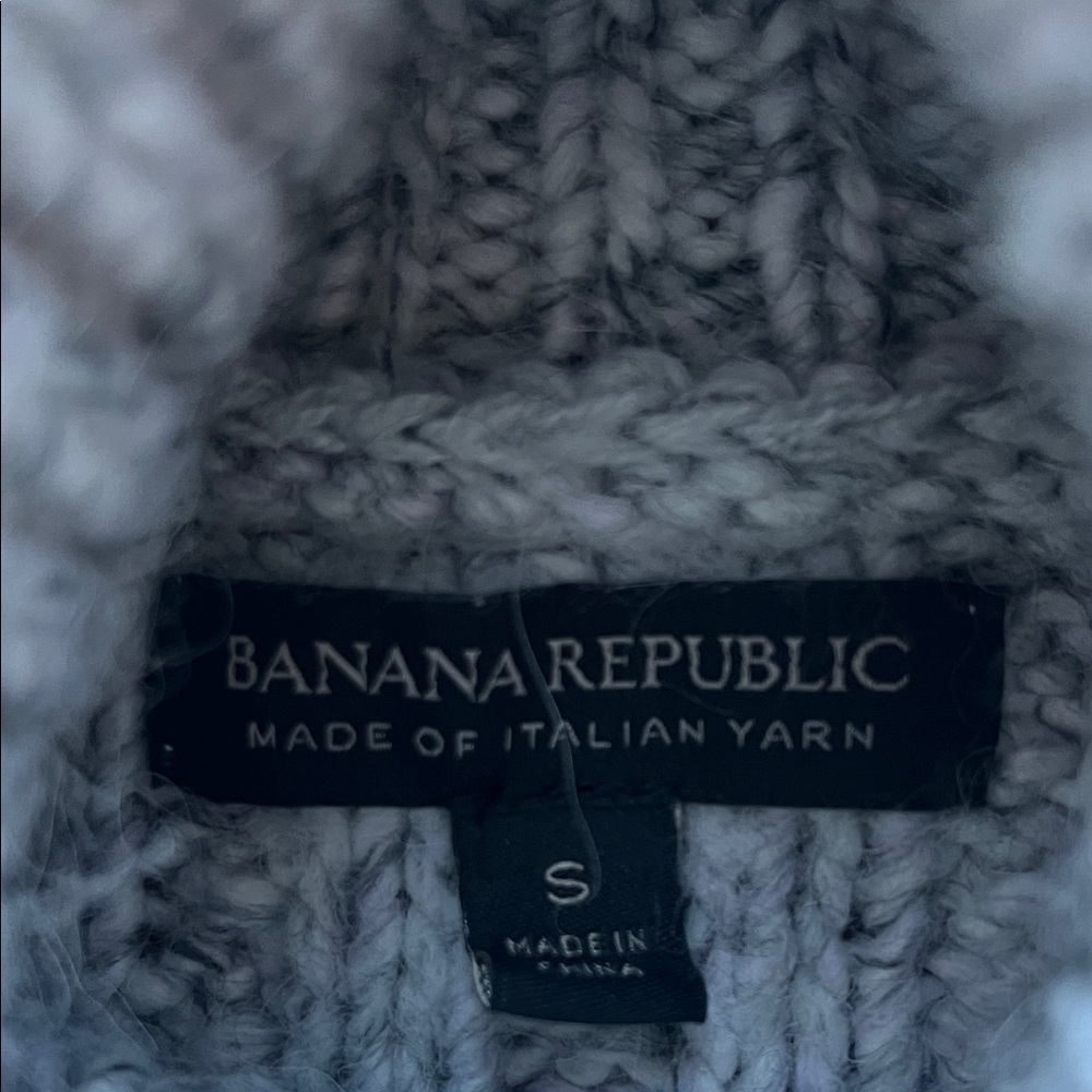 NWOT Banana Republic Gray Turtleneck Italian Yarn Sweater - Size Small - Picture 5 of 9
